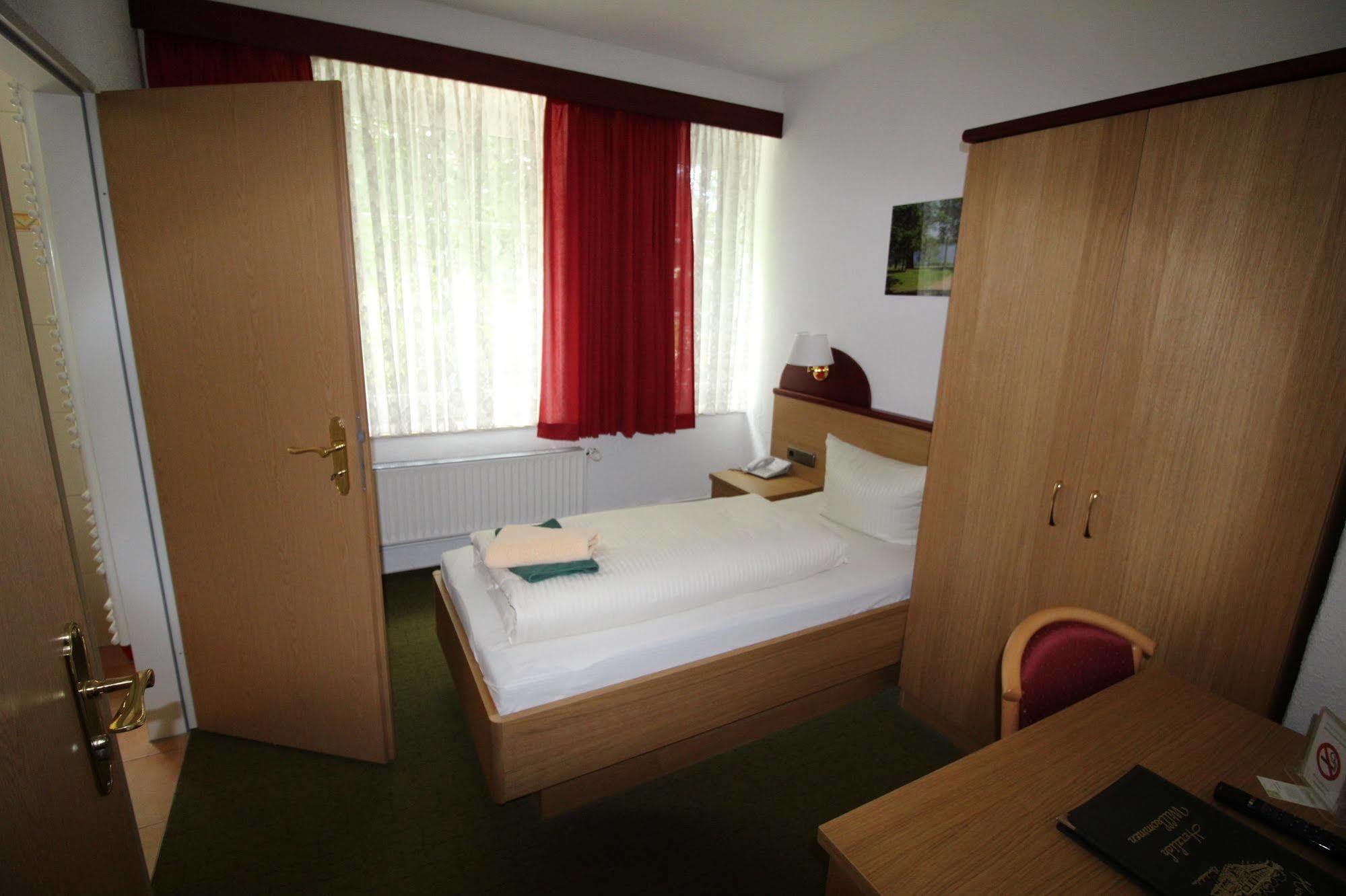 בורדסהולם Hotel Carstens מראה חיצוני תמונה